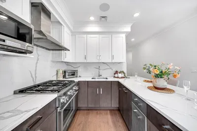 10 Sydney St #7
