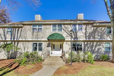 425 Main St #11B