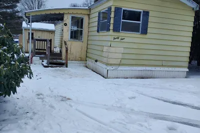 39 Cedar Ln
