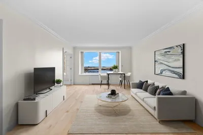 65 East India Row #32D