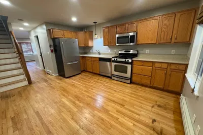 86 Beacon St #86 1