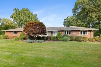1 Laurel Lane 1