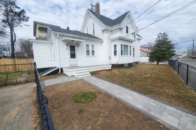 97 Laureston St