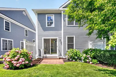 201 Main St #21 1
