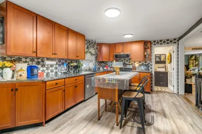 31 Helen Dr 1