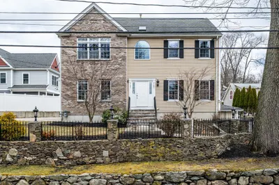463 Sherman St 1