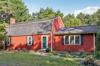 207 Boxboro Rd 1