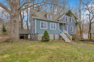 8 Sawyer Ave 1