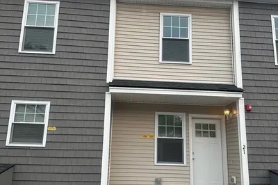 21 Marshall St #5 1