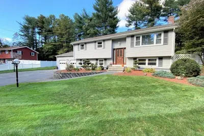 14 Brookdale Cir 1