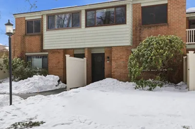 95 Greenbrook Dr #95
