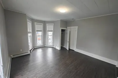 27 Vine St #5 1