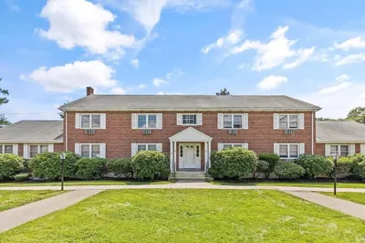 138 Emerson Gardens Rd #138