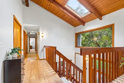 10 Lowell Dr 1