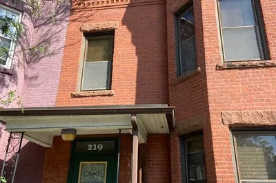 219 Suffolk St 1