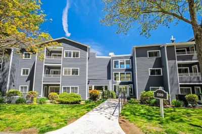 500 Colonial Drive #301 1