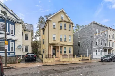 66 Mozart St #2 1
