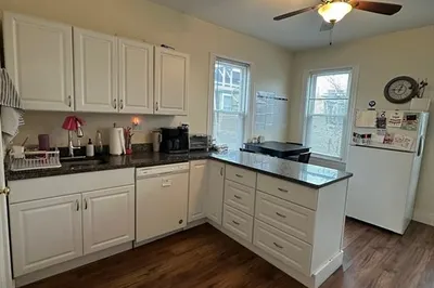 194 H St #3