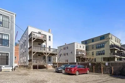 703 E 2nd St #Pk3