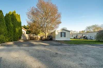 75 Kristen Ln