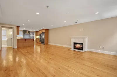 67 Broad St #3