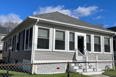 27 Tiffany St