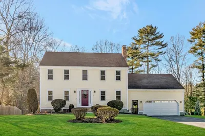 7 Fieldstone Dr 1