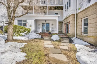 1401 Great Pond Rd #3