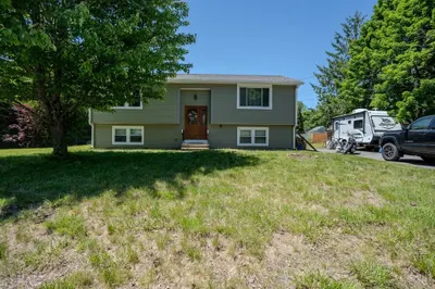 18 Plainfield Rd 1