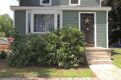 100 Locust Ave 1