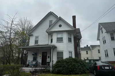 44 Bank St 1