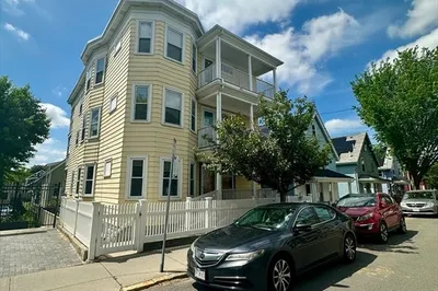 25 Cedar St #1