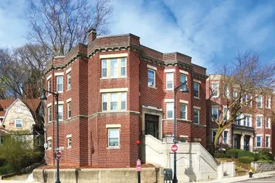 1725 Commonwealth Ave 1