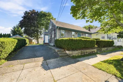 240 Irvington St 1