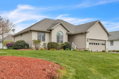 33 Mayer Dr 1