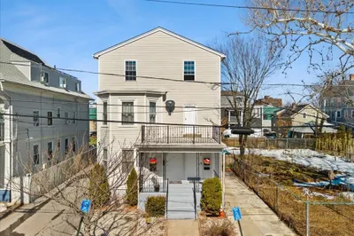 91-93 Peace St