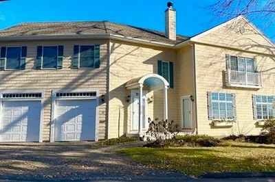 10 Valley Road 1