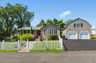 17 Metropolitan Ave 1