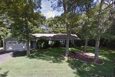 140 Thistle Dr 1