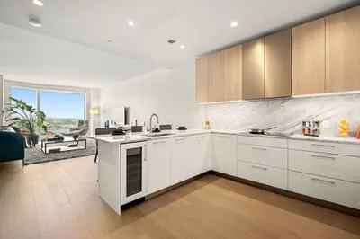 240 Devonshire Street #5503 1