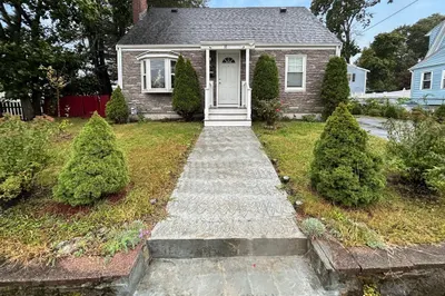 65 Clarence St