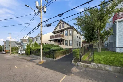 24-26 Walnut St 1