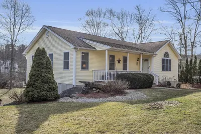 244 Sutton Ave 1