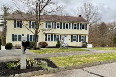 4 Cormier Cir 1