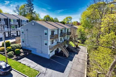 103 Valentine St #3 1
