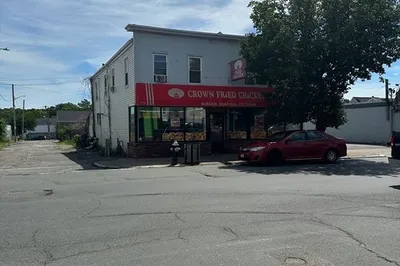 1012 Main St 1