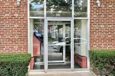 28 Brentwood St #14 1