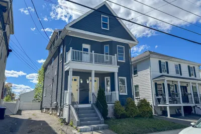 123-125 Laurel St 1