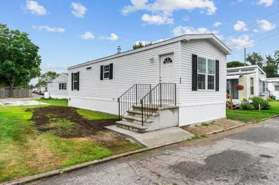 548 Kenyon Ave #20 1