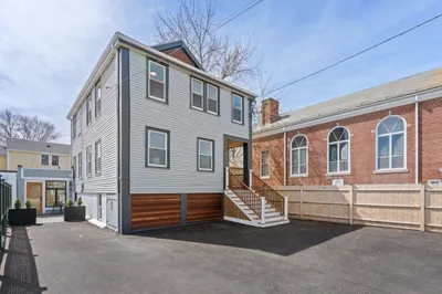 202 Elm St. North St #2